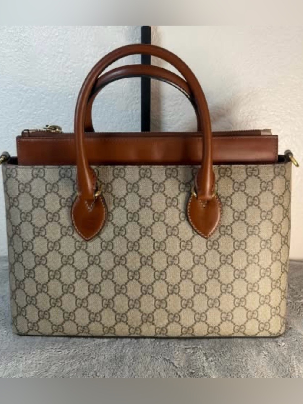 Gucci Supreme Zip Top Tote